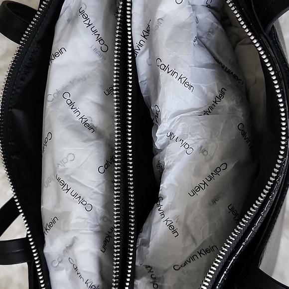 Calvin Klein Elegant Black Shoulder Bag Brand New No Tag - Picture 11 of 15